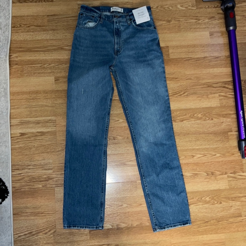 Abercrombie The 90s Straight Ultra High Rise Jeans